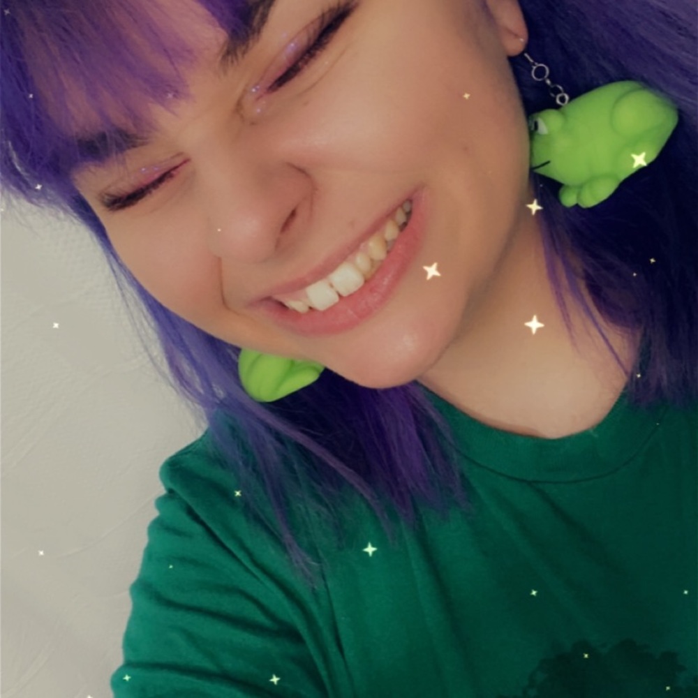 hi! I’m Jade ❤️🧡💛💚💙💜 - Picture 4 of 6